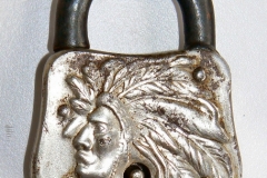 p1000749