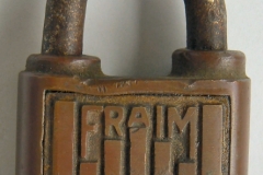 p1000778