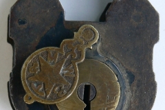 p1000803