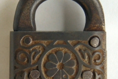 p1000819