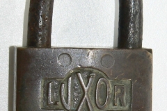 p1000851
