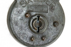 p1000857